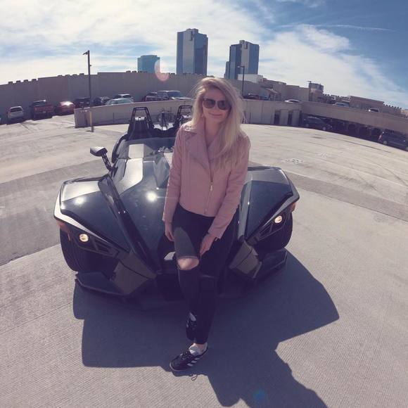 Meet the Posher Other - Meet your Posher, Lexi